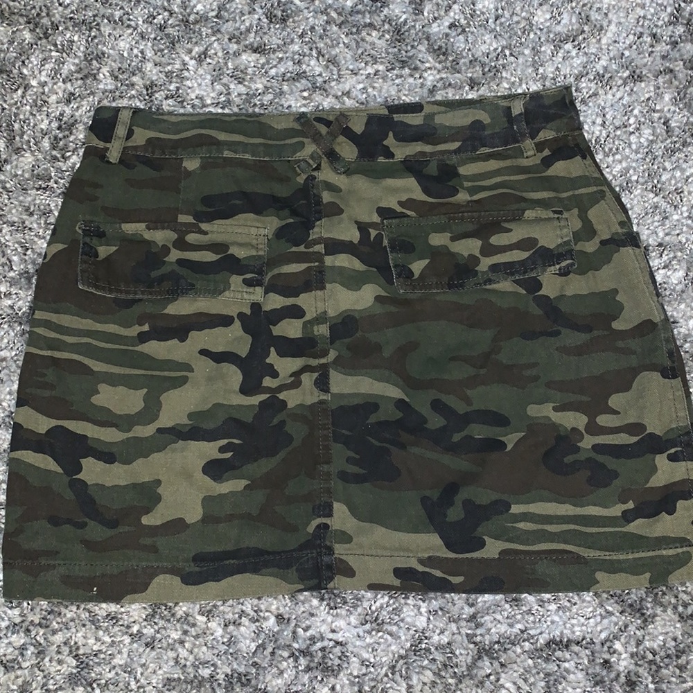 Camo skirt - Picture 3 of 3